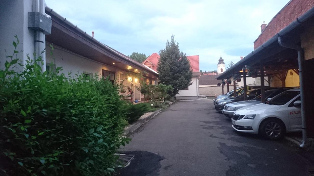 Nobilis * Eger